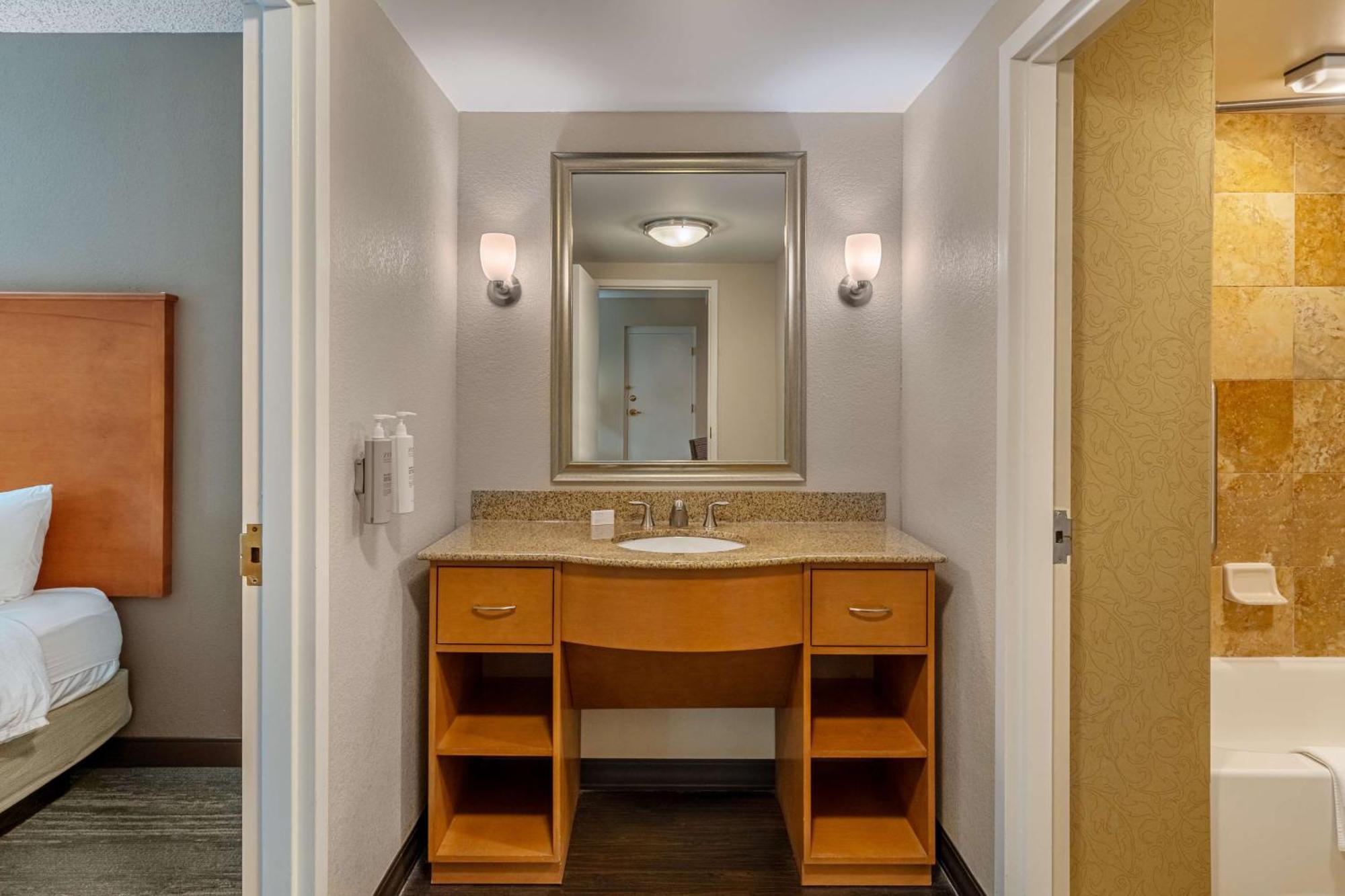 Hampton Inn & Suites Nashville-Vanderbilt-Elliston Place Eksteriør bilde
